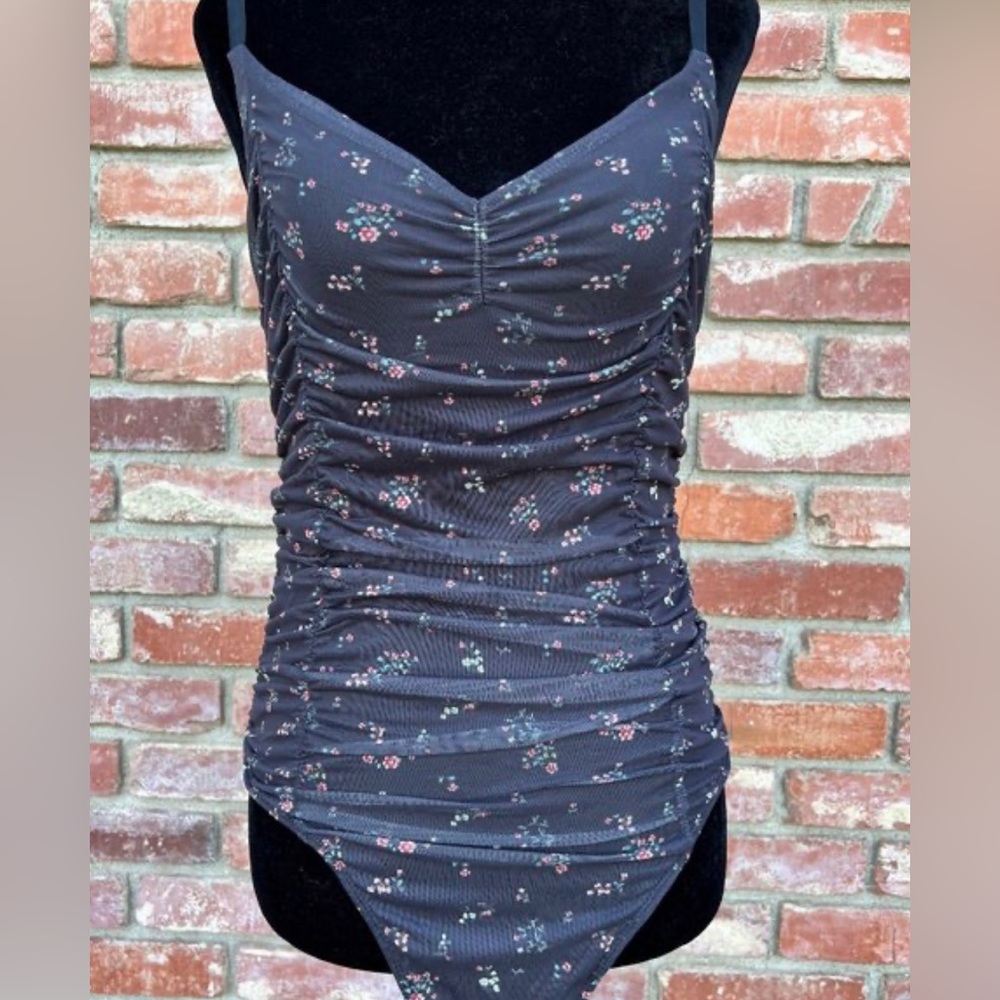 Guess Black Floral Ruched Detail Tulle Bodysuit ~ size XS ~ perfect condition